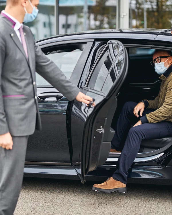 DFW Airport Limos: The Sophisticated Choice for Business and Leisure